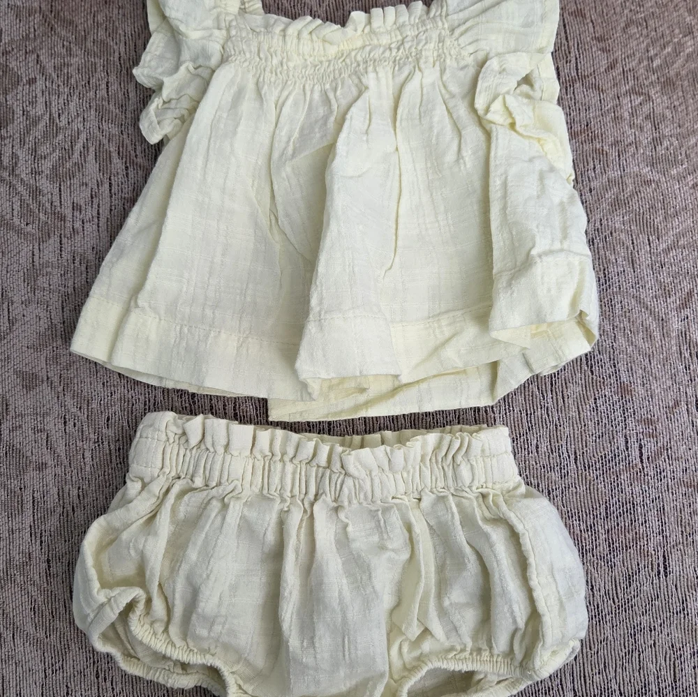 Cat & Jack Pale Yellow Ruffled Diaper Cover Set
